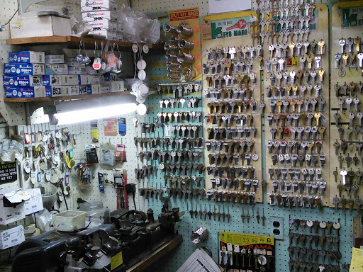 Hardware Store «Overland Hardware Co», reviews and photos, 2520 Woodson Rd, Overland, MO 63114, USA