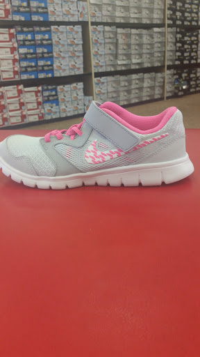 Shoe Store «Famous Footwear», reviews and photos, 7951 W Tropical Pkwy, Las Vegas, NV 89149, USA