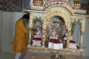 Shree Jinchandra Suri Dadawadi Jain Temple image