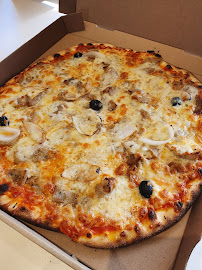 Plats et boissons du Pizzeria Le Kiosque à Pizzas Cornebarrieu - n°3