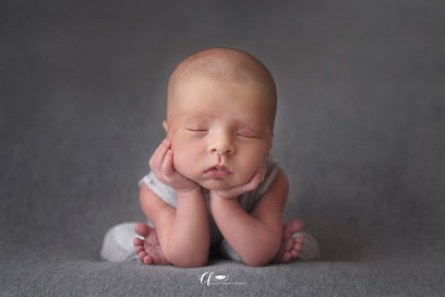 Celeste Faverzani Newborn & Maternity Photography