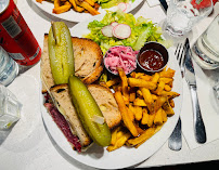 Frite du Restaurant de hamburgers Schwartz's Deli à Paris - n°2