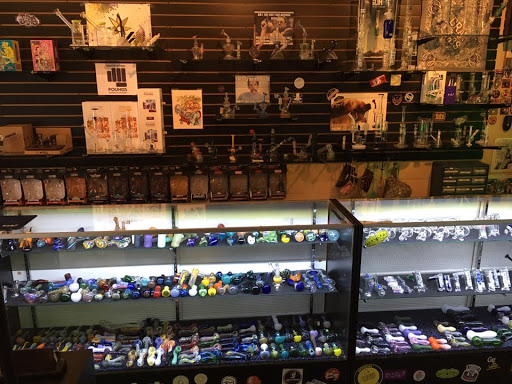 Tobacco Shop «Heights Head Smoke Shop», reviews and photos, 6412 N Main St b, Houston, TX 77009, USA