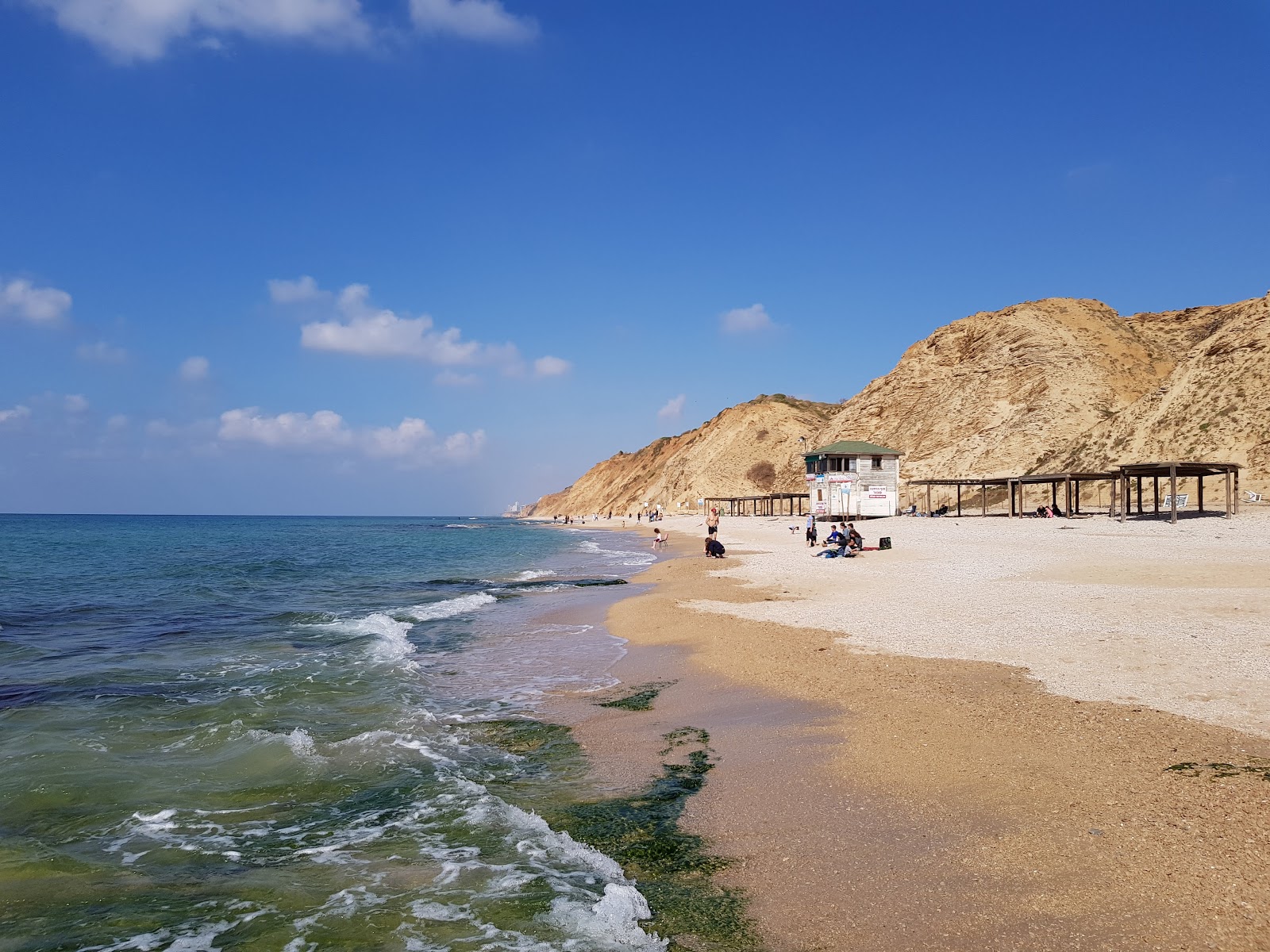 Ga'ash beach'in fotoğrafı geniş plaj ile birlikte