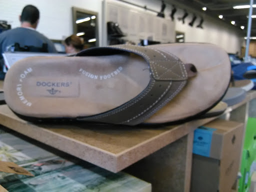 Shoe Store «DSW Designer Shoe Warehouse», reviews and photos, 21 W Hillsdale Blvd, San Mateo, CA 94403, USA