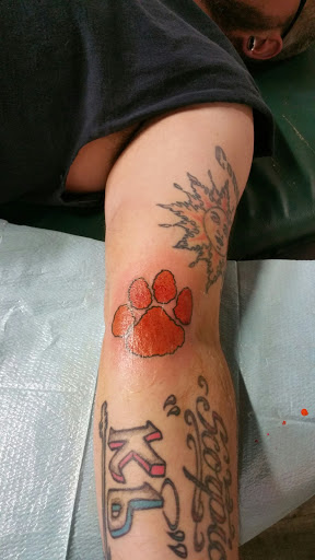 Tattoo Shop «Diamond Thieves Body Piercing and Tattoo», reviews and photos, 1060 Patton Ave, Asheville, NC 28806, USA