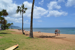 Haleiwa Alii Beach'in fotoğrafı geniş bir kıyı şeridi ile birlikte