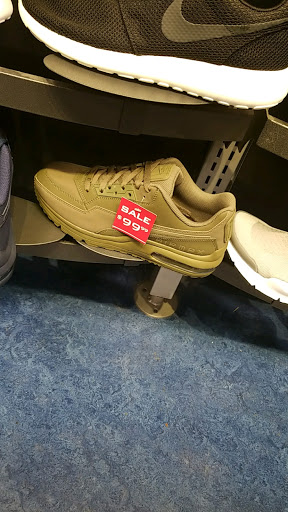 Shoe Store «Foot Locker», reviews and photos, 1100 N Wesleyan Blvd, Rocky Mount, NC 27804, USA