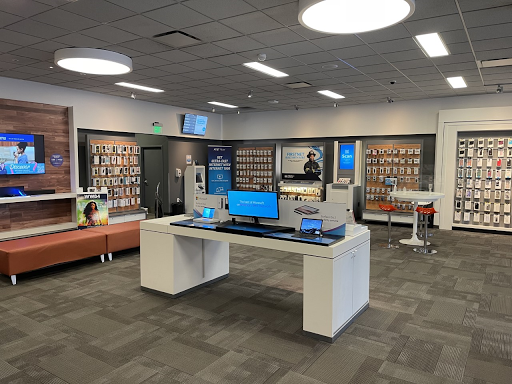 Cell Phone Store «AT&T», reviews and photos, 3014 Bardstown Rd, Louisville, KY 40205, USA
