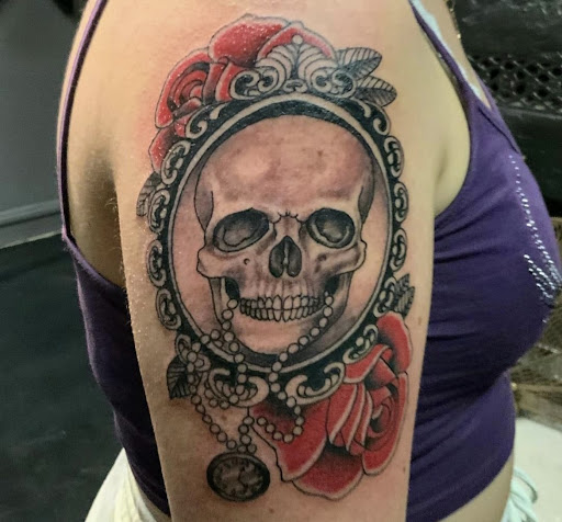 Explore arrowhead tattoo ideas, creative tattoo ideas in Saint Petersburg, available at Foolish Pride Tattoo Co.