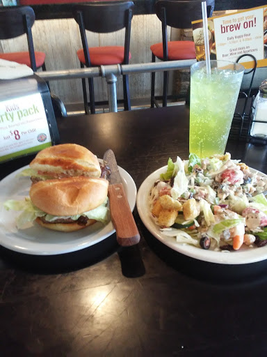 Pizza Restaurant «Round Table Pizza», reviews and photos, 616 NE 81st St, Vancouver, WA 98665, USA