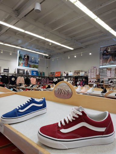 Shoe Store «WSS», reviews and photos, 460 San Fernando Mission Blvd, San Fernando, CA 91340, USA