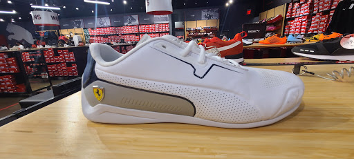 Shoe Store «PUMA», reviews and photos, 1650 Premium Outlet Blvd #333, Aurora, IL 60502, USA