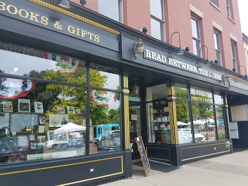Read Between the Lynes, 111 E Van Buren St, Woodstock, IL 60098, USA, 