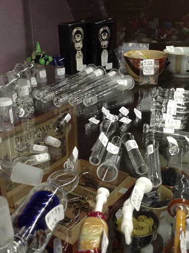 Tobacco Shop «Kittery Discount Smoke Shop», reviews and photos, 99 State Rd, Kittery, ME 03904, USA