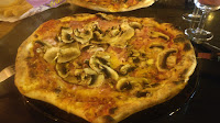 Plats et boissons du Pizzeria Pizzas Au Feu De Bois à Fleury - n°1