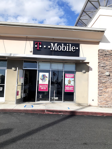 Cell Phone Store «T-Mobile», reviews and photos, 10807 Beverly Blvd, Whittier, CA 90601, USA