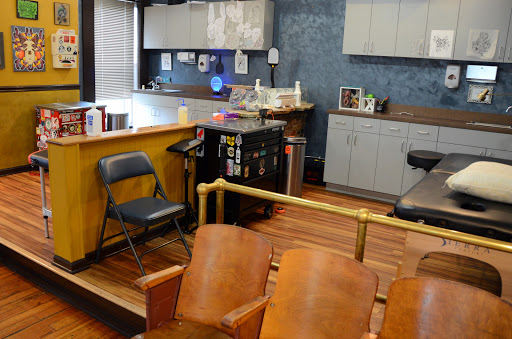 Tattoo and Piercing Shop «Bleed Blue Tattoo & Piercing», reviews and photos, 527 S Upper St, Lexington, KY 40508, USA