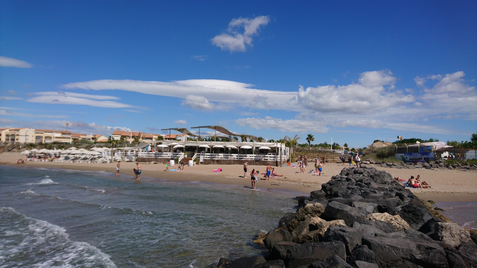Photo of Vias beach with very clean level of cleanliness