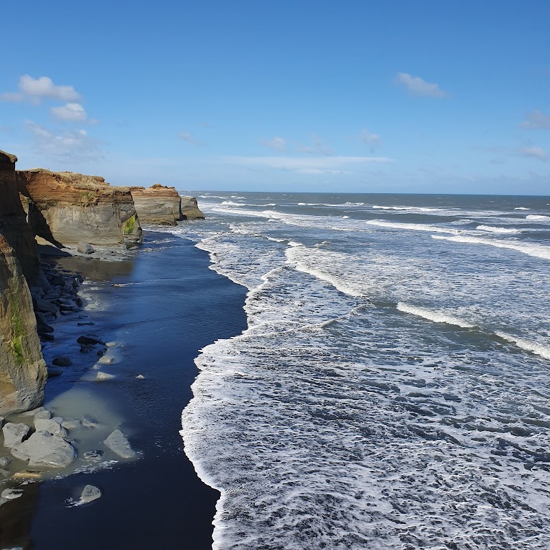 Waipipi Beach