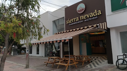 Sierra Nevada – Hamburguesas & Malteadas Calle 122 #15A - 84, Bogotá, Colombia