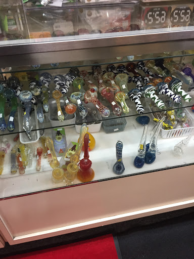 Tobacco Shop «Tobacco Hut», reviews and photos, 1917 Broadway, Everett, WA 98201, USA