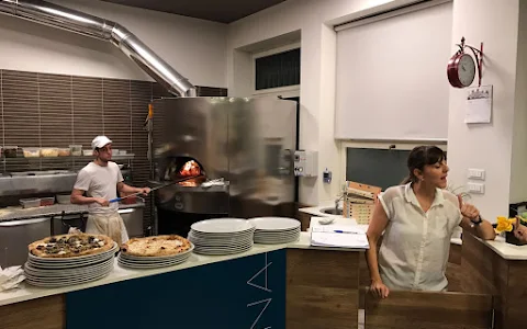 Marina Pizzeria con Cucina image