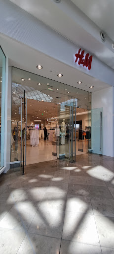Clothing Store «H&M», reviews and photos, 4200 Conroy Rd, Orlando, FL 32839, USA