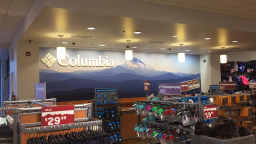 Sportswear Store «Columbia Sportswear Outlet», reviews and photos, 3 Monroe Pkwy, Lake Oswego, OR 97035, USA