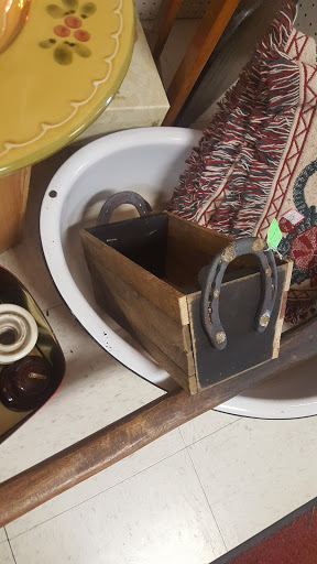 Antique Store «Grapevine Antiques & Craft», reviews and photos, 137 Erin Ln, Brodheadsville, PA 18322, USA