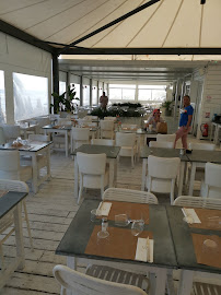 Atmosphère du Restaurant français Le White Beach à La Grande-Motte - n°10