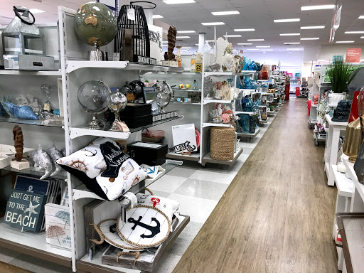 Department Store «T.J. Maxx & HomeGoods», reviews and photos, 198 Alewife Brook Pkwy, Cambridge, MA 02138, USA
