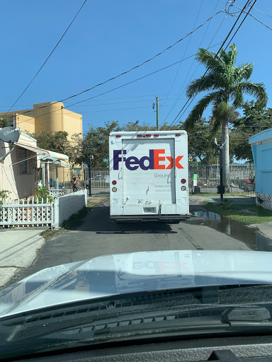 Shipping Service «FedEx Authorized ShipCenter», reviews and photos, 9480 NE 2nd Ave, Miami Shores, FL 33138, USA