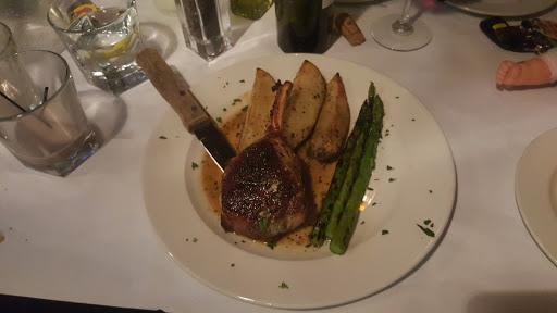 Italian Restaurant «Vincitori», reviews and photos, 14 N Cass Ave, Westmont, IL 60559, USA