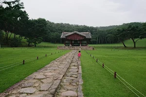 Gyeongneung Royal Tomb, Goyang image