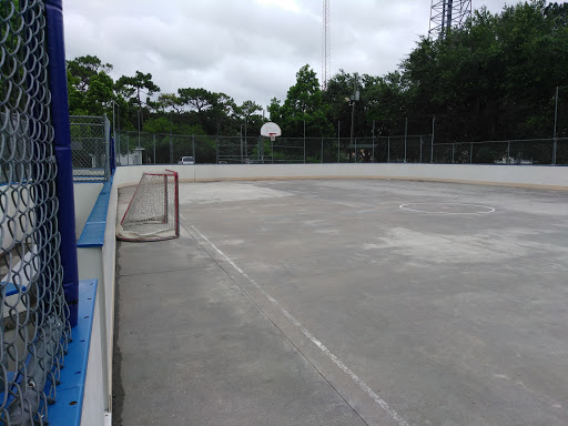 Park «Northeast Park and Paw Place», reviews and photos, 4630 E Bay Dr, Clearwater, FL 33764, USA