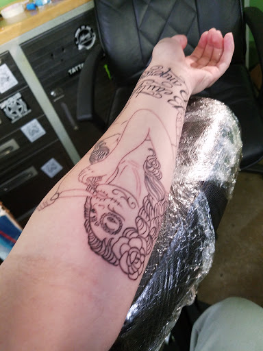 Sparkle City Tattoos, 2811 Reidville Rd #22, Spartanburg, SC 29301, USA, 