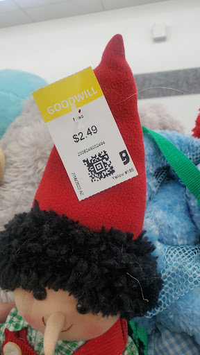 Thrift Store «40th St & Thunderbird Goodwill Retail Store & Donation Center», reviews and photos