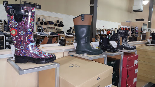 Shoe Store «DSW Designer Shoe Warehouse», reviews and photos, 1300 Huguenot Rd, Midlothian, VA 23113, USA