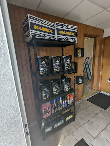 Photo 2 - Pieces Auto Discount 74