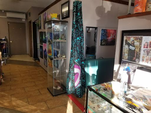 Tattoo Shop «Illuminati Tattoo Parlor», reviews and photos, 10214 SE Mill Plain Blvd Suite B, Vancouver, WA 98664, USA