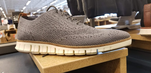 Shoe Store «DSW Designer Shoe Warehouse», reviews and photos, 30867 Orchard Lake Rd, Farmington Hills, MI 48334, USA