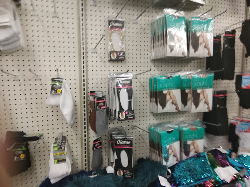 Dollar Store «Dollar Tree», reviews and photos, 13932 Manchester Rd, Ballwin, MO 63011, USA