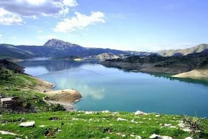 Dukan Lake image