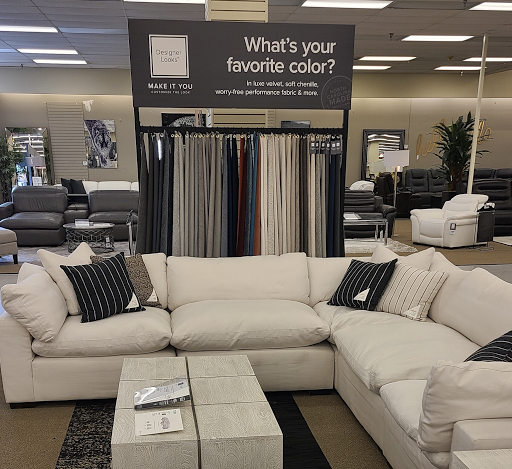 Furniture Store «Value City Furniture», reviews and photos, 6116 Grand Ave, Gurnee, IL 60031, USA