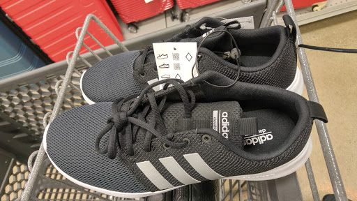 Clothing Store «Burlington Coat Factory», reviews and photos, 3350 Steelyard Dr, Cleveland, OH 44109, USA