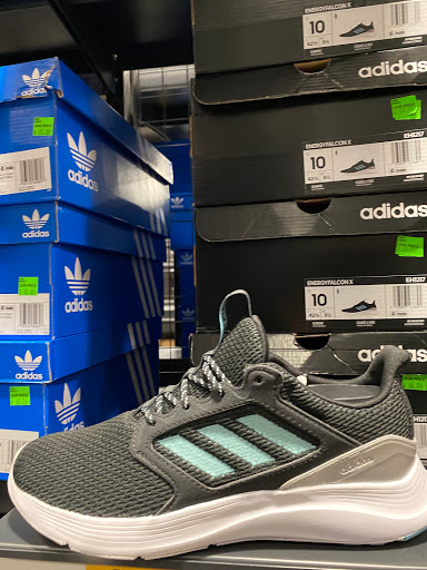 Sporting Goods Store «adidas Outlet Store Woodburn», reviews and photos, 1001 N Arney Rd Ste 400, Woodburn, OR 97071, USA