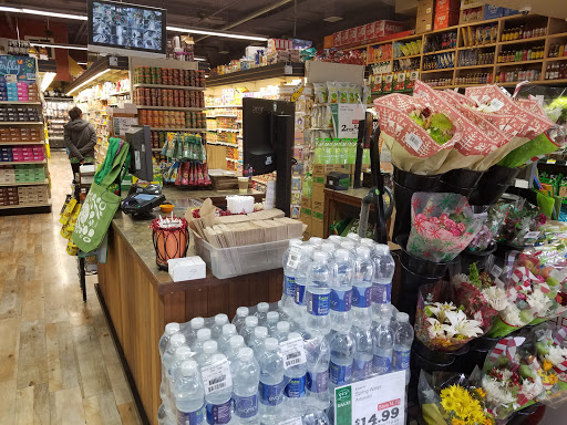 Gourmet Grocery Store «Yes! Organic Market Capitol Hill», reviews and photos, 410 8th St SE, Washington, DC 20003, USA