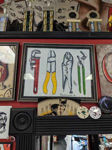 Tattoo Shop «New Life Tattoos», reviews and photos, 404 E Green St, Champaign, IL 61820, USA