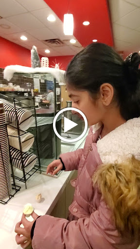 Frozen Yogurt Shop «Red Mango», reviews and photos, 61-47 188th St, Fresh Meadows, NY 11365, USA